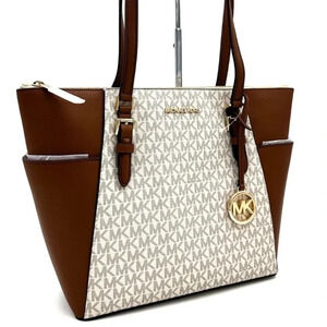 Michael Kors Large Charlotte Tote Bag
Luggage Leather Vanilla